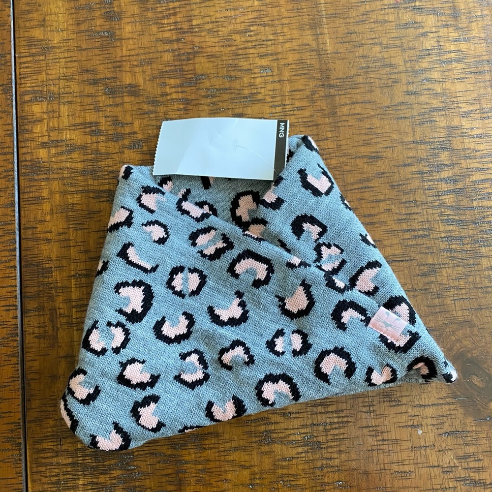 Mango infinity scarf